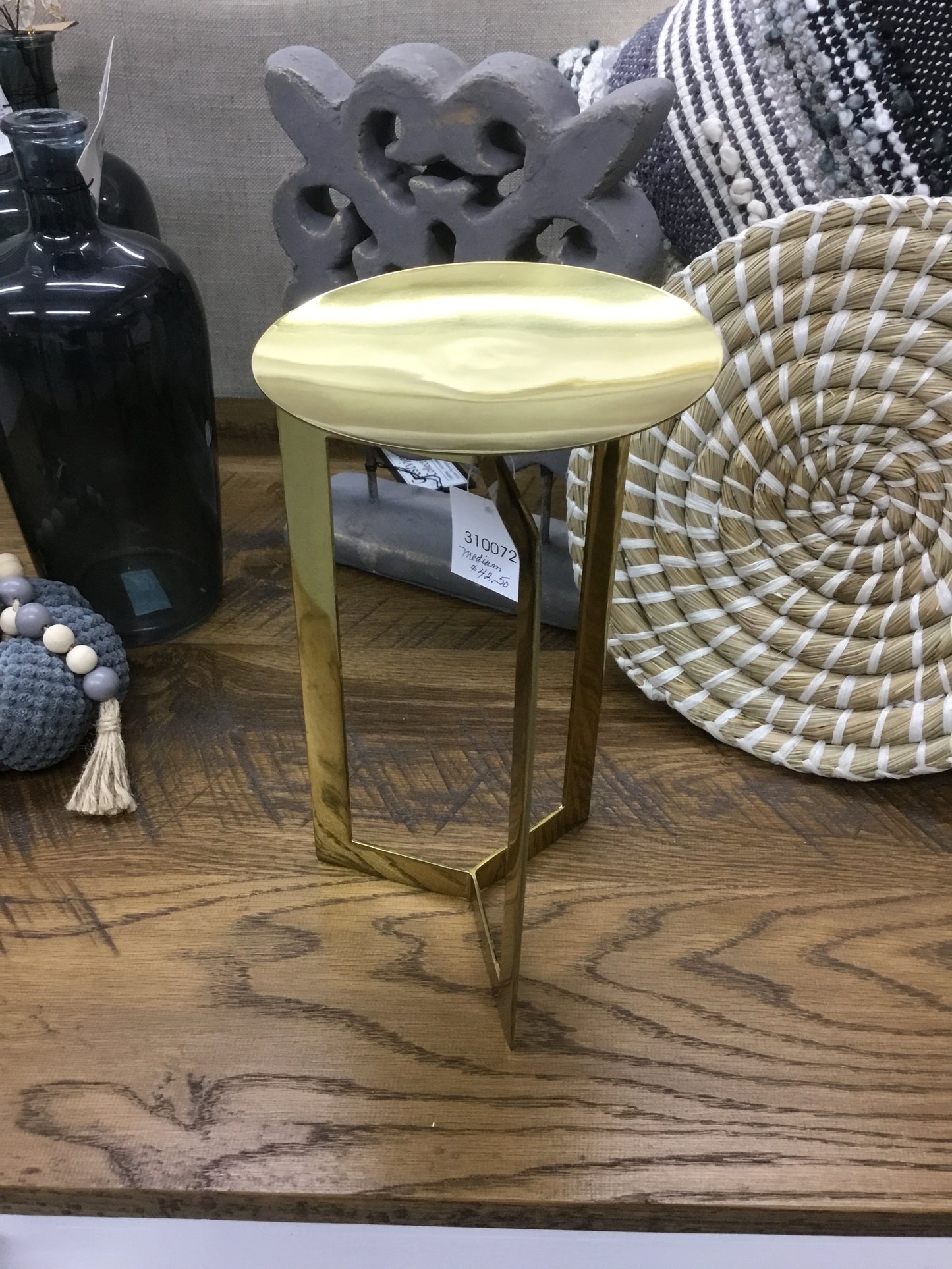 310072 Medium gold Pillar Stand