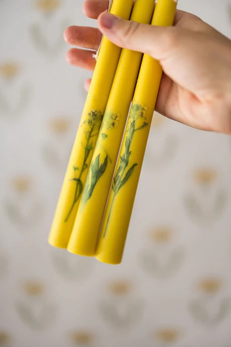 Floral Inlaid Tapered Candle    (25)