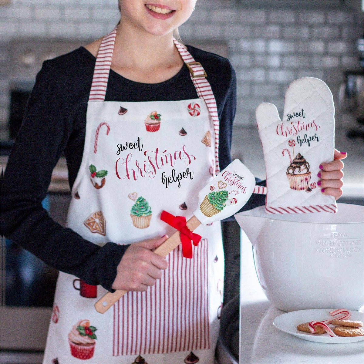 6 Child's Apron And Mitt Set - Sweet Christmas
