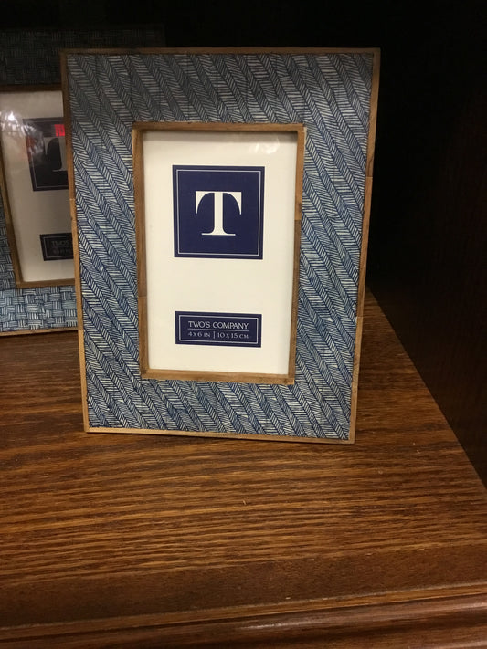 Two's Company 4x6" picture frame