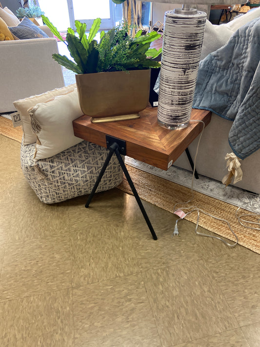 53021-Fa Moderno Sawhorse Side Table