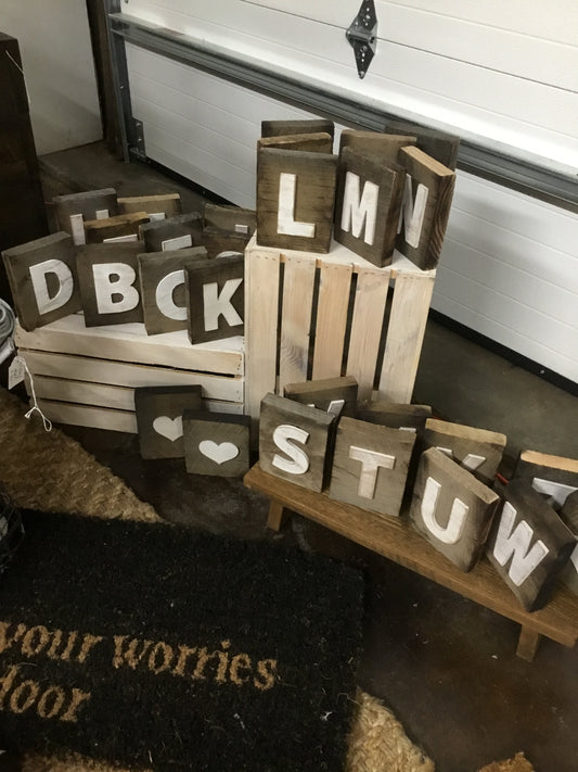 Lb1-Sor Rustic Letter Blocks