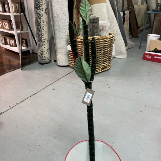 6 XF091585 43" Magnolia Leaf Branch