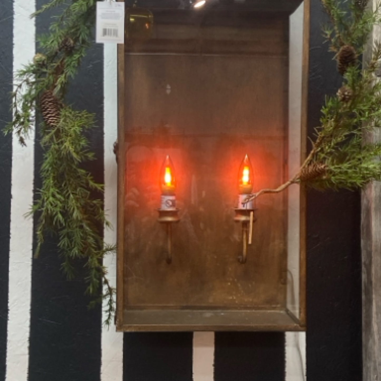 6 PHDEFW200001 Country Club Wall Lantern.   (25)