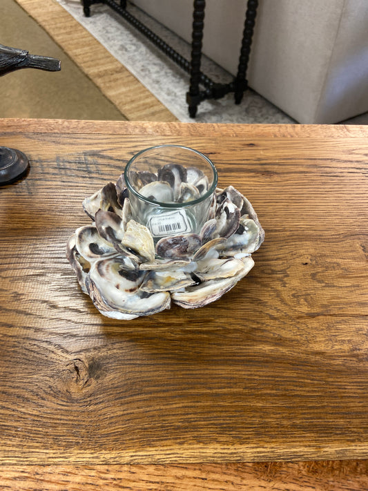 316058 Candle Holder Oyster Shell w Glass Voltive Insert.     (25)