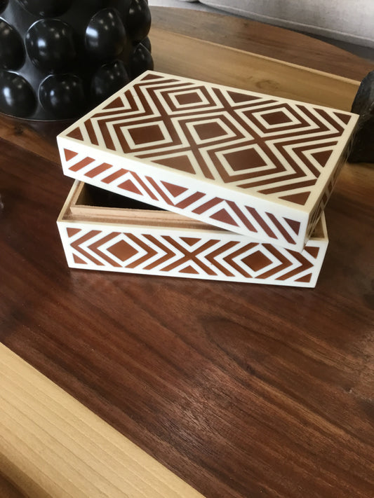Df4023-Cc Resin Box W Lining