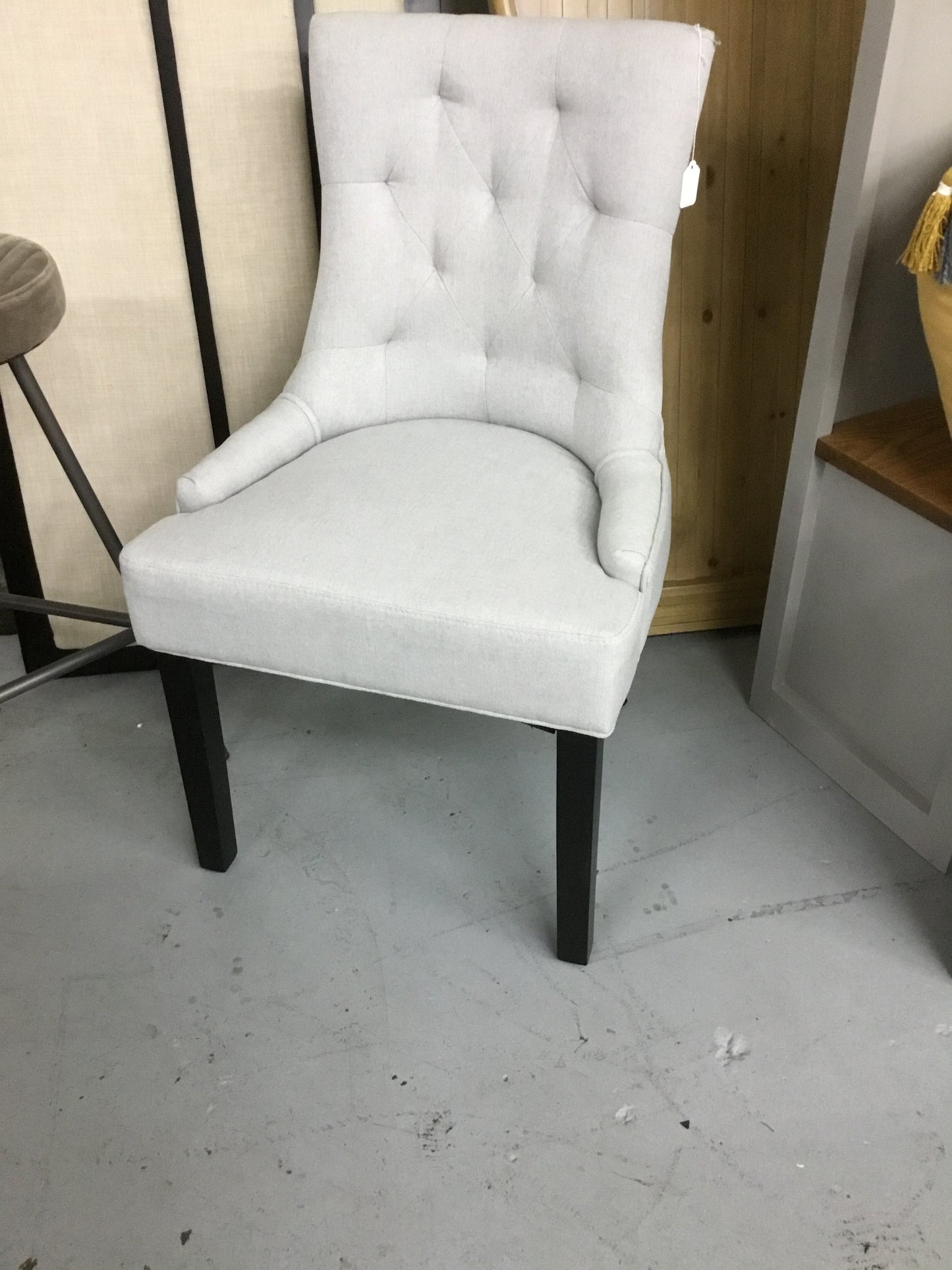 0525os Chen Tufted Chair
