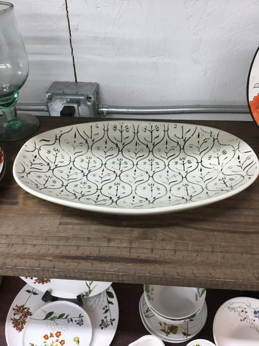 Df4205-Cc Hand Stamped Stoneware Black & Cream