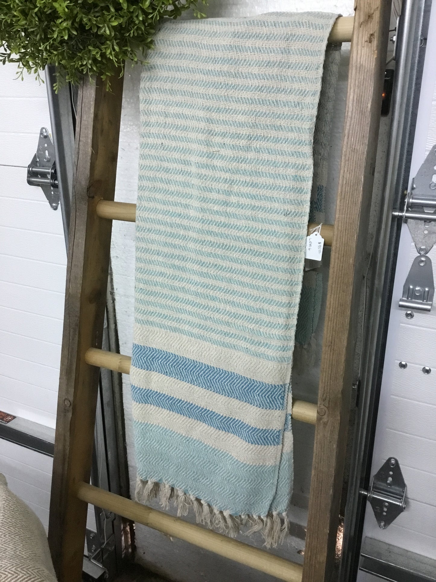 6 53409-20 Striped Throw W Fringe