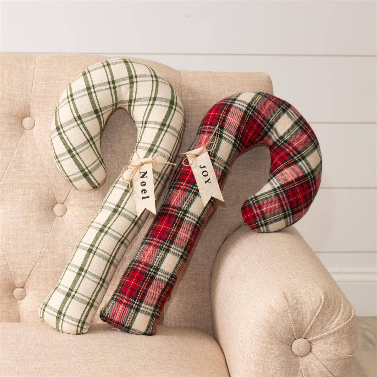 Pillows - Plaid Candy Canes       (25)
