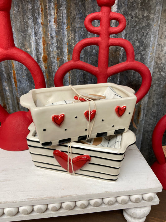 1004380116-DEM Dots And Hearts Mini Loaf Pan W Towel