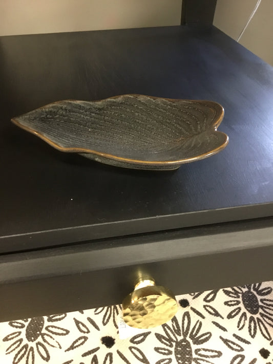 7131-0 Sm Begonia Leaf Tray