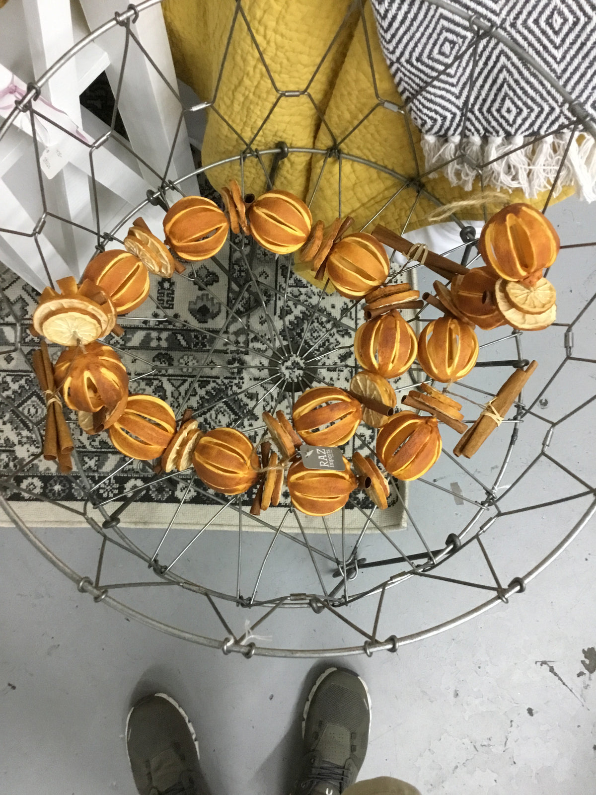 6 G4102304 Ra Orange\cinn Stick Garland