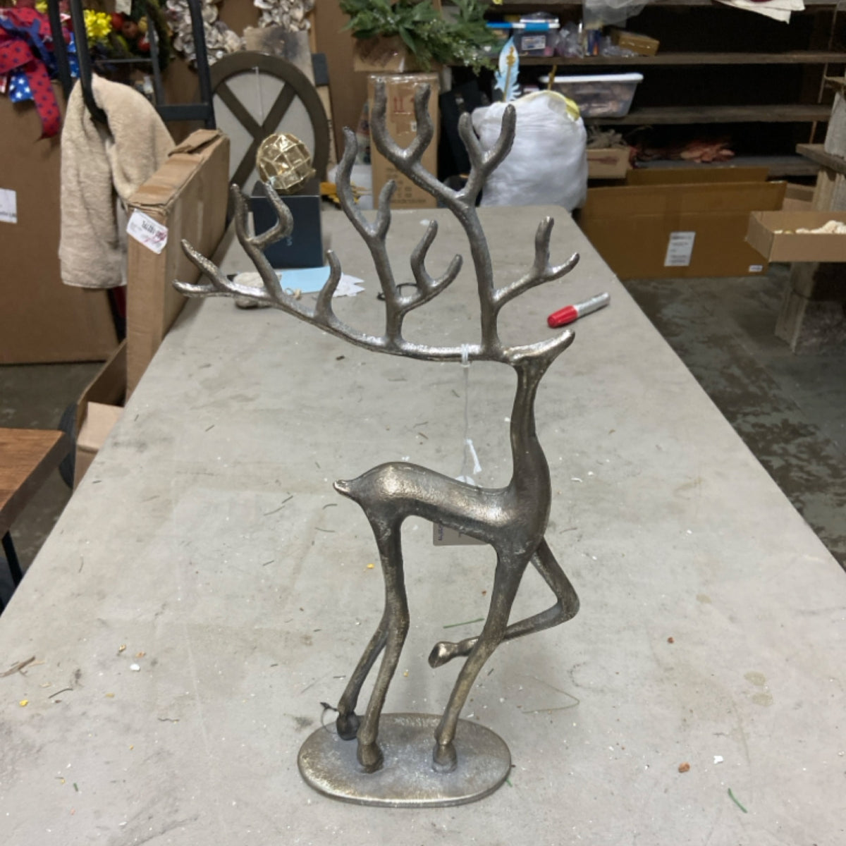 6 17.25" Metal Reindeer Pewter/Silver.        (25)
